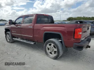 2015 GMC Sierra 2500HD Denali z VIN 1GT120E88FF102231, wystawiony jako Copart lot #54654565 z przebiegiem 305 654 mil mil oraz Czysty tytuł • Clean title. Historia ofert i sprzedaży dostępna na DreamBid. Obrazek 2.