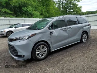 2022 Toyota Sienna XLE Woodland Edition with VIN 5TDASKFC6NS057884, listed as a Copart auction lot 61139375 with 56,302 mi miles and Salvage title. Bid and sale history available at DreamBid. Image 1.