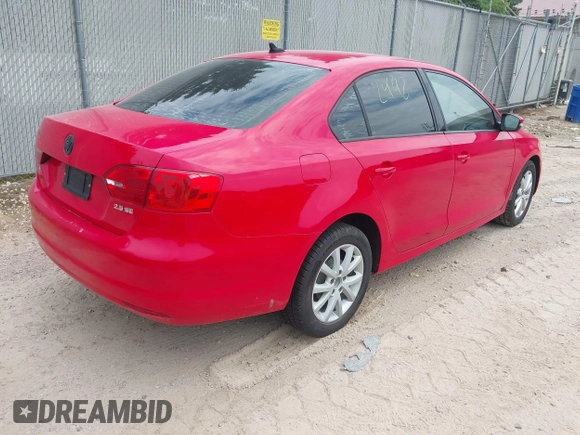 2012 Volkswagen Jetta SE z VIN 3VWDP7AJ8CM327046, wystawiony jako IAAI lot #42472998 z przebiegiem 171 719 mil mil oraz . Historia ofert i sprzedaży dostępna na DreamBid. Obrazek 4.