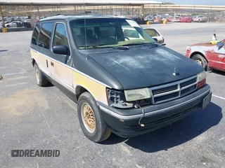 1993 Dodge Caravan with VIN 2B4GH55R8PR128883, listed as a IAAI auction lot 42553216 with 222,244 mi miles and . Bid and sale history available at DreamBid. Image 1.
