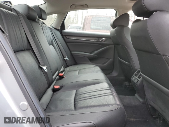2019 Honda Accord Touring z VIN 1HGCV2F90KA802742, wystawiony jako Copart lot #53849415 z przebiegiem 29 962 mil mil oraz Czysty tytuł • Clean title. Historia ofert i sprzedaży dostępna na DreamBid. Obrazek 10.