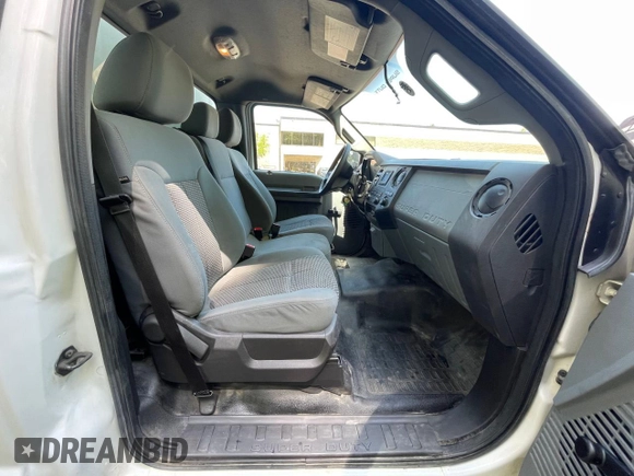 2015 Ford F-250 XL with VIN 1FDBF2B68FEA47594, listed as a Copart auction lot 64337445 with 451,093 mi miles and Clean title. Bid and sale history available at DreamBid. Image 5.