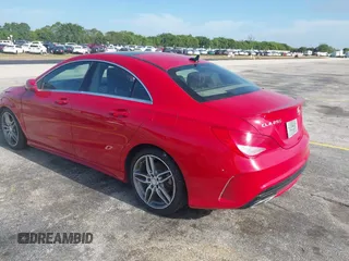 2017 Mercedes-Benz CLA 250 z VIN WDDSJ4EB7HN467038, wystawiony jako IAAI lot #42180716 z przebiegiem 71 760 mil mil oraz . Historia ofert i sprzedaży dostępna na DreamBid. Obrazek 3.