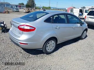 2017 Ford Fiesta S z VIN 3FADP4AJ4HM132253, wystawiony jako IAAI lot #42020157 z przebiegiem 70 942 mil mil oraz . Historia ofert i sprzedaży dostępna na DreamBid. Obrazek 4.