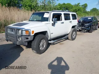 2006 Hummer H3 with VIN 5GTDN136X68140150, listed as a IAAI auction lot 42179537 with 199,593 mi miles. Bid and sale history available at carsss.com. Image 2.