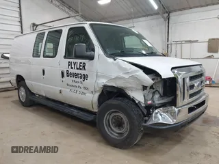 2014 Ford Econoline Cargo Commercial z VIN 1FTNE2EW8EDB01271, wystawiony jako IAAI lot #42211279 z przebiegiem 109 993 mil mil oraz . Historia ofert i sprzedaży dostępna na DreamBid. Obrazek 1.