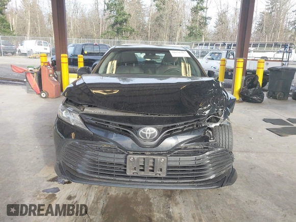 2020 Toyota Camry LE with VIN 4T1C11AKXLU363530, listed as a IAAI auction lot 41670307 with 86,459 mi miles. Bid and sale history available at carsss.com. Image 12.