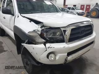 2008 Toyota Tacoma with VIN 5TEUU42N58Z580315, listed as a IAAI auction lot 41059647 with 109,478 mi miles and . Bid and sale history available at carsss.com. Image 6.