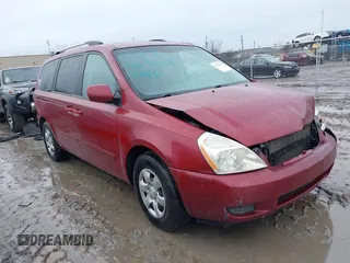 2009 Kia Sedona LX with VIN KNDMB233196282656, listed as a IAAI auction lot 41737300 with 95,971 mi miles. Bid and sale history available at carsss.com. Image 1.