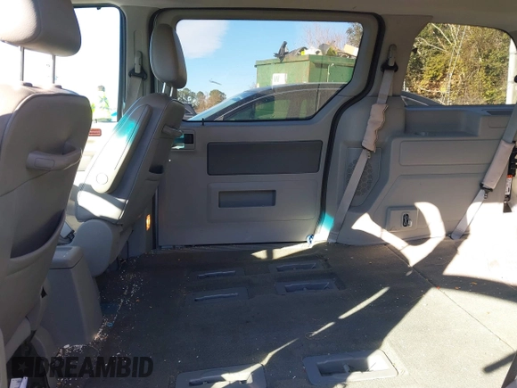 2007 Ford Freestar SEL z VIN 2FMDA52297BA31987, wystawiony jako IAAI lot #41385567 z przebiegiem 133 154 mil mil oraz . Historia ofert i sprzedaży dostępna na DreamBid. Obrazek 8.