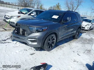 2021 Ford Explorer ST with VIN 1FM5K8GC3MGB66861, listed as a IAAI auction lot 41595016 with 37,341 mi miles. Bid and sale history available at carsss.com. Image 18.
