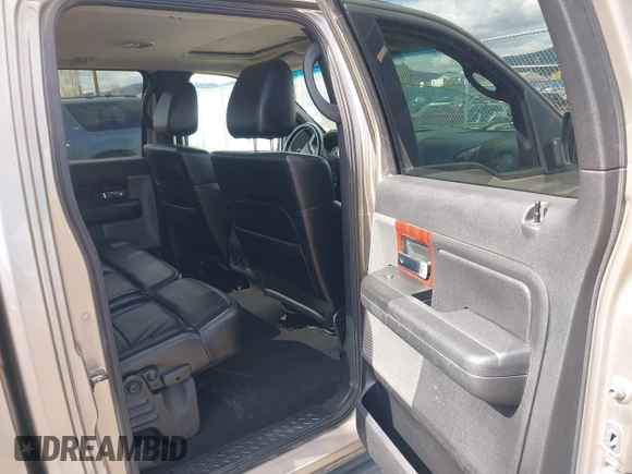 2005 Ford F-150 XLT with VIN 1FTPW14585FB15913, listed as a IAAI auction lot 42134300 with 234,597 mi miles. Bid and sale history available at carsss.com. Image 8.
