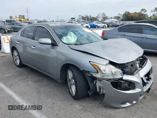 2009 Nissan Maxima SV z VIN 1N4AA51EX9C803098, wystawiony jako IAAI lot #42061535 z przebiegiem 140 576 mil mil oraz . Historia ofert i sprzedaży dostępna na DreamBid. Obrazek 13.