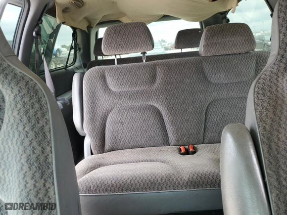1998 Dodge Caravan SE with VIN 1B4GP44G0WB594673, listed as a Copart auction lot 70776544 with 284,046 mi miles and Salvage Title. Bid and sale history available at carsss.com. Image 10.