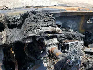 2015 Jeep Grand Cherokee Summit z VIN 1C4RJFJGXFC815431, wystawiony jako Copart lot #62073025 z przebiegiem Nie podano mil oraz Nie do naprawy • Non repairable. Historia ofert i sprzedaży dostępna na DreamBid. Obrazek 9.
