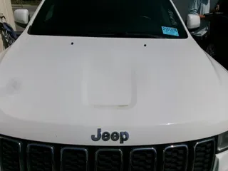 2017 Jeep Grand Cherokee Altitude z VIN 1C4RJFAGXHC821197, wystawiony jako IAAI lot #42402173 z przebiegiem 132 054 mil mil oraz . Historia ofert i sprzedaży dostępna na DreamBid. Obrazek 14.