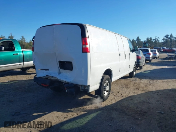 2014 Chevrolet Express Cargo Van with VIN 1GCWGGBA6E1122934, listed as a IAAI auction lot 40999693 with 194,565 mi miles. Bid and sale history available at carsss.com. Image 4.