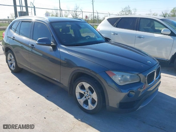 2014 BMW X1 sDrive28i with VIN WBAVM1C57EVW47767, listed as a IAAI auction lot 41867313 with 90,431 mi miles. Bid and sale history available at carsss.com. Image 1.
