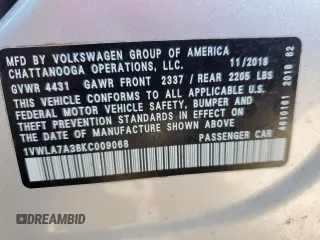 2019 Volkswagen Passat Wolfsburg Edition z VIN 1VWLA7A38KC009068, wystawiony jako Copart lot #52693525 z przebiegiem 168 451 mil mil oraz Szkoda całkowita • Salvage title. Historia ofert i sprzedaży dostępna na DreamBid. Obrazek 14.