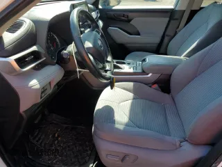 2021 Toyota Highlander L with VIN 5TDBZRBH9MS097756, listed as a Copart auction lot 49307905 with 92,072 mi miles and Salvage title. Bid and sale history available at DreamBid. Image 7.