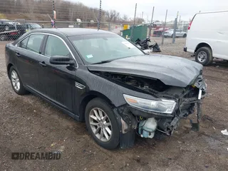 2013 Ford Taurus SE z VIN 1FAHP2D82DG234363, wystawiony jako IAAI lot #42006181 z przebiegiem 111 082 mil mil oraz . Historia ofert i sprzedaży dostępna na DreamBid. Obrazek 1.
