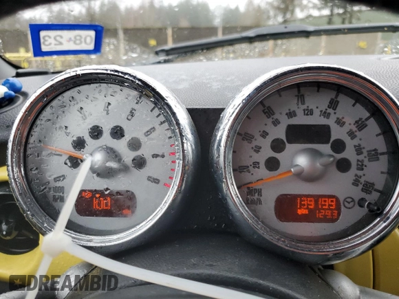 2005 MINI Convertible S with VIN WMWRH33475TF81762, listed as a Copart auction lot 46510115 with 139,199 mi miles and Salvage title. Bid and sale history available at DreamBid. Image 9.