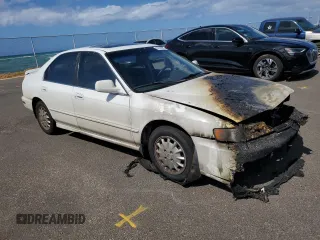 1996 Honda Accord EX with VIN 1HGCD5659TA162968, listed as a Copart auction lot 62536334 with 177,385 mi miles and Salvage Title. Bid and sale history available at DreamBid. Image 4.