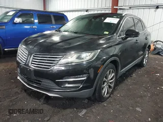 2015 Lincoln MKC with VIN 5LMCJ2A98FUJ17855, listed as a IAAI auction lot 41433416 with 113,070 mi miles. Bid and sale history available at carsss.com. Image 17.