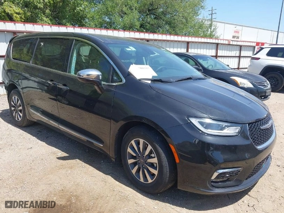 2023 Chrysler Pacifica Hybrid Limited with VIN 2C4RC1S73PR588684, listed as a IAAI auction lot 42009317 with 45,372 mi miles. Bid and sale history available at carsss.com. Image 1.
