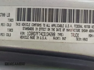 2012 Ram 1500 Express z VIN 1C6RD7FT4CS134208, wystawiony jako IAAI lot #42394244 z przebiegiem 237 895 mil mil oraz . Historia ofert i sprzedaży dostępna na DreamBid. Obrazek 9.