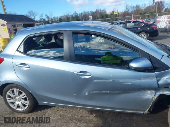 2013 Mazda Mazda2 Sport with VIN JM1DE1KZ9D0153941, listed as a IAAI auction lot 40823861 with 41,044 mi miles. Bid and sale history available at carsss.com. Image 12.