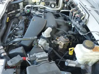2006 Ford Escape XLT с VIN 1FMCU03196KD47986, выставлен на аукционе IAAI как лот 42174112 с пробегом 142 341 миль миль и . История ставок и продаж доступна на DreamBid. Изображение 12.