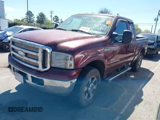 2006 Ford F-250 XL z VIN 1FTSX21P06ED33807, wystawiony jako IAAI lot #41824991 z przebiegiem 179 423 mil mil oraz . Historia ofert i sprzedaży dostępna na DreamBid. Obrazek 2.