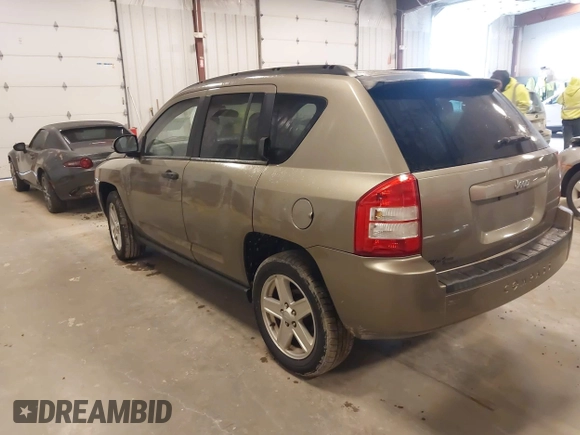 2007 Jeep Compass Sport with VIN 1J8FT47W27D221825, listed as a IAAI auction lot 41977430 with 113,445 mi miles. Bid and sale history available at carsss.com. Image 3.