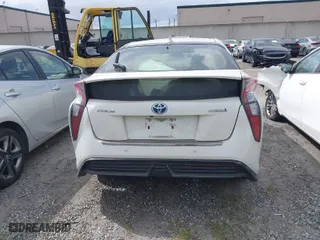 2018 Toyota Prius Two with VIN JTDKARFU6J3546239, listed as a IAAI auction lot 42013889 with 92,077 mi miles. Bid and sale history available at carsss.com. Image 17.