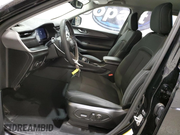 2024 Jeep Grand Cherokee Laredo with VIN 1C4RJHAG8RC715733, listed as a Copart auction lot 59886235 with 40,771 mi miles and Clean title. Bid and sale history available at DreamBid. Image 7.