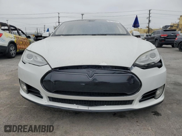 2013 Tesla Model S with VIN 5YJSA1DN4DFP13718, listed as a Copart auction lot 53118285 with Not Provided miles and Salvage Title. Bid and sale history available at carsss.com. Image 5.