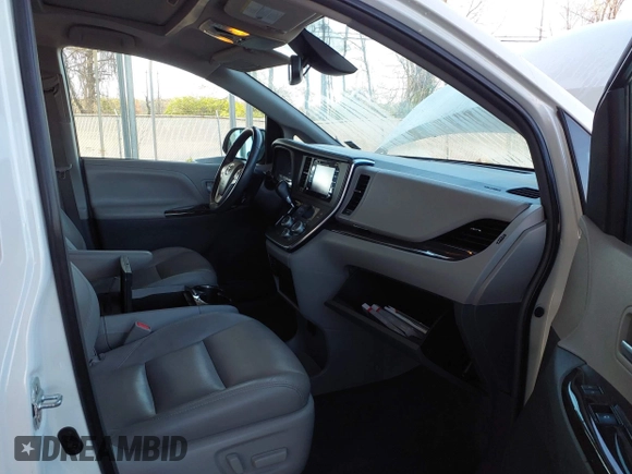 2018 Toyota Sienna XLE Auto Access Seat с VIN 5TDYZ3DC6JS905338, выставлен на аукционе IAAI как лот 42071334 с пробегом 51 604 миль миль и . История ставок и продаж доступна на DreamBid. Изображение 5.