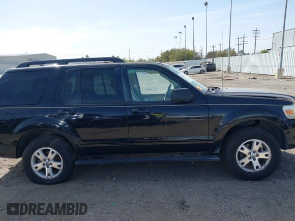 2010 Ford Explorer XLT with VIN 1FMEU6DE9AUA38321, listed as a IAAI auction lot 41817817 with 204,623 mi miles. Bid and sale history available at carsss.com. Image 13.