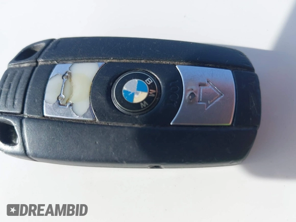2006 BMW 3 Series 325i with VIN WBAVB135X6KX64106, listed as a IAAI auction lot 41965946 with 1 mi miles. Bid and sale history available at carsss.com. Image 11.