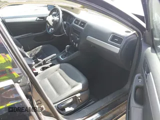 2013 Volkswagen Jetta SE with VIN 3VWDP7AJ5DM308715, listed as a IAAI auction lot 41666299 with 170,823 mi miles and . Bid and sale history available at DreamBid. Image 5.