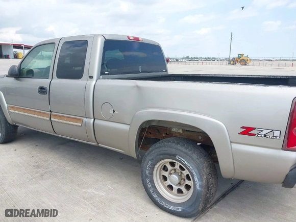 2003 Chevrolet Silverado 1500 LT with VIN 1GCEK19T23E244484, listed as a IAAI auction lot 42035731 with 363,892 mi miles. Bid and sale history available at carsss.com. Image 6.