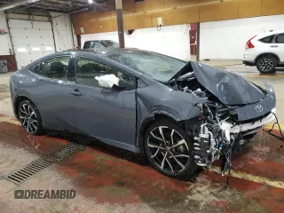 2024 Toyota Prius SE z VIN JTDACACU4R3034180, wystawiony jako Copart lot #46998625 z przebiegiem 5 288 mil mil oraz Szkoda całkowita • Salvage title. Historia ofert i sprzedaży dostępna na DreamBid. Obrazek 4.