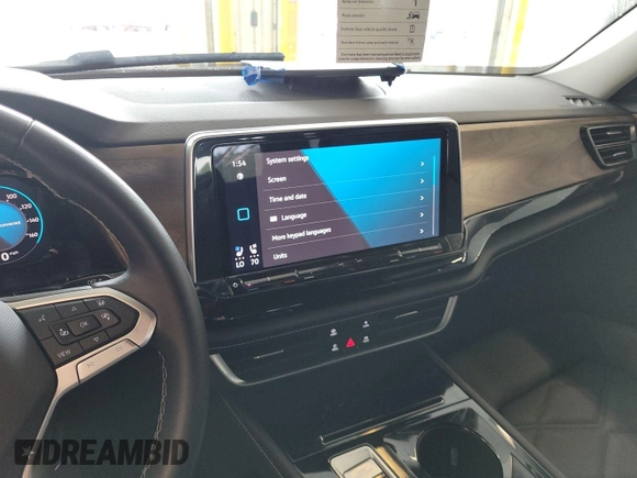 2024 Volkswagen Atlas SE with VIN 1V2HR2CA4RC557741, listed as a IAAI auction lot 42791846 with 20,380 mi miles and . Bid and sale history available at DreamBid. Image 13.