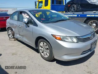 2012 Honda Civic LX z VIN 19XFB2F50CE332101, wystawiony jako IAAI lot #42359452 z przebiegiem 132 170 mil mil oraz . Historia ofert i sprzedaży dostępna na DreamBid. Obrazek 1.