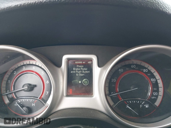 2019 Dodge Journey SE z VIN 3C4PDCBB5KT861358, wystawiony jako IAAI lot #41947841 z przebiegiem 82 099 mil mil oraz . Historia ofert i sprzedaży dostępna na DreamBid. Obrazek 7.