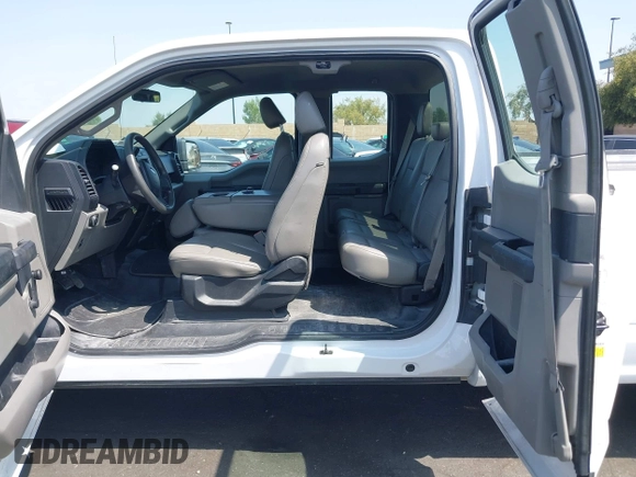 2018 Ford F-150 XL with VIN 1FTEX1CP8JKC96312, listed as a IAAI auction lot 42174901 with 174,259 mi miles and . Bid and sale history available at DreamBid. Image 8.