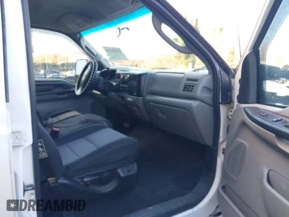 2003 Ford F-250 XL с VIN 1FTNW21P53EB48504, выставлен на аукционе IAAI как лот 41495259 с пробегом 257 559 миль миль и . История ставок и продаж доступна на DreamBid. Изображение 5.
