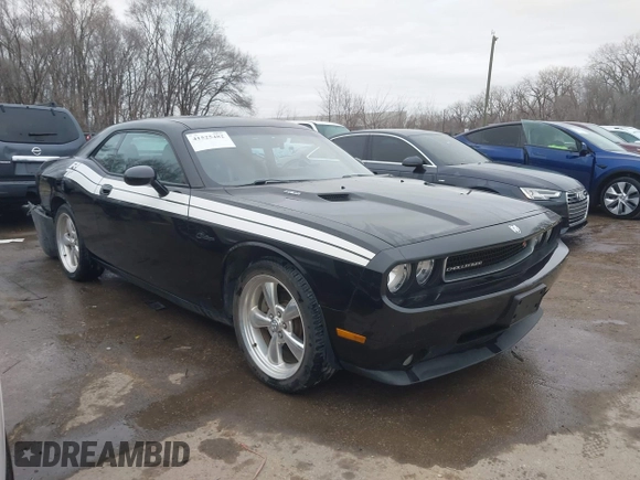 2010 Dodge Challenger R/T Classic z VIN 2B3CJ5DT8AH184131, wystawiony jako IAAI lot #41525482 z przebiegiem 97 143 mil mil oraz . Historia ofert i sprzedaży dostępna na DreamBid. Obrazek 1.