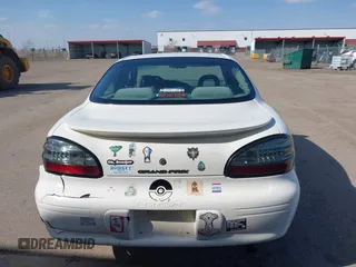 2003 Pontiac Grand Prix SE z VIN 1G2WK52J93F126127, wystawiony jako IAAI lot #42078346 z przebiegiem 236 183 mil mil oraz . Historia ofert i sprzedaży dostępna na DreamBid. Obrazek 16.